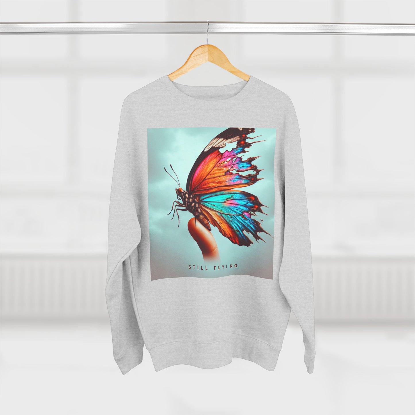 Still Flying Butterfly Unisex Crewneck-trui - inspirerende kuns vir natuurliefhebbers