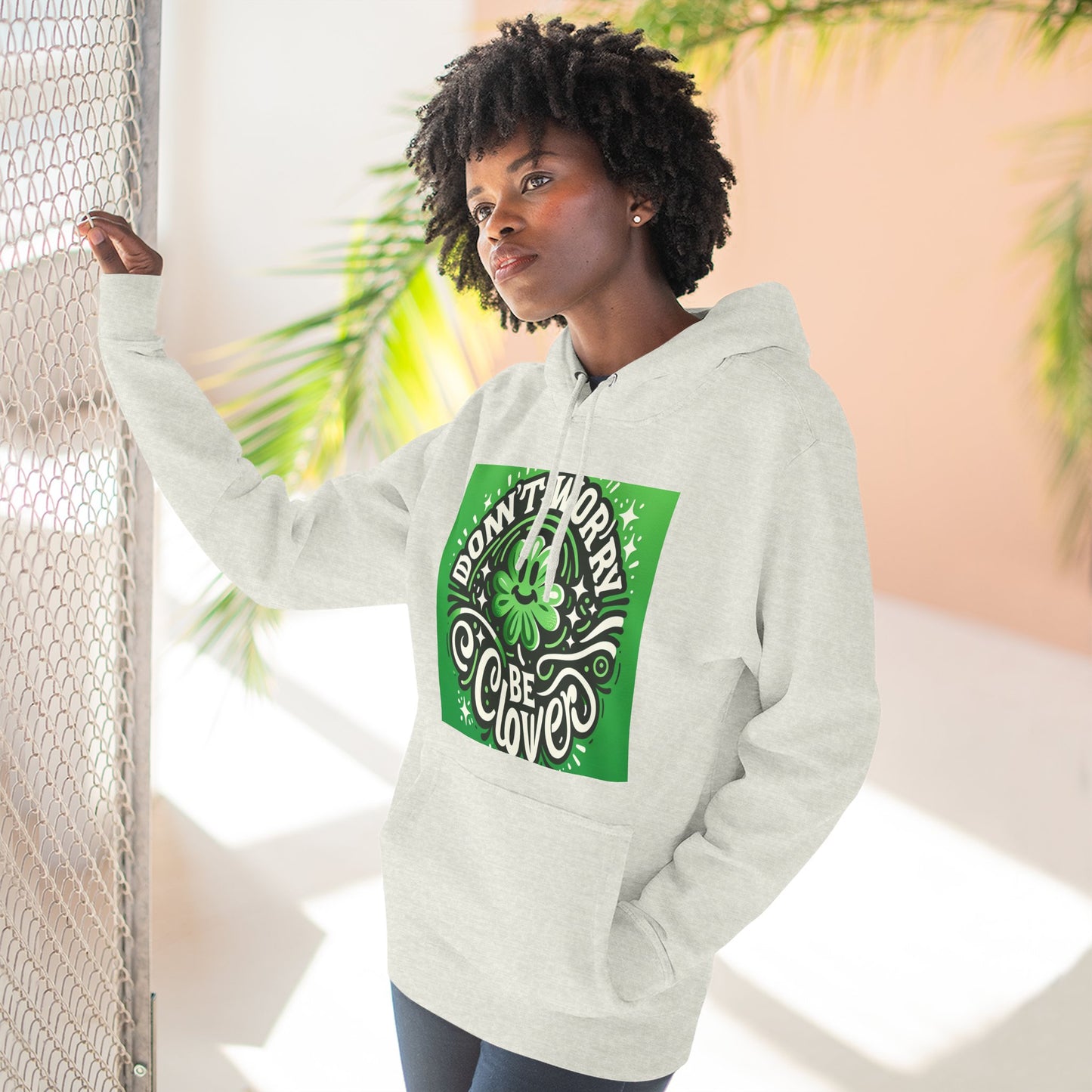 St. Patrick's Day Fleece Hoodie - "စိတ်မပူပါနဲ့ Clover ဖြစ်ပါစေ"