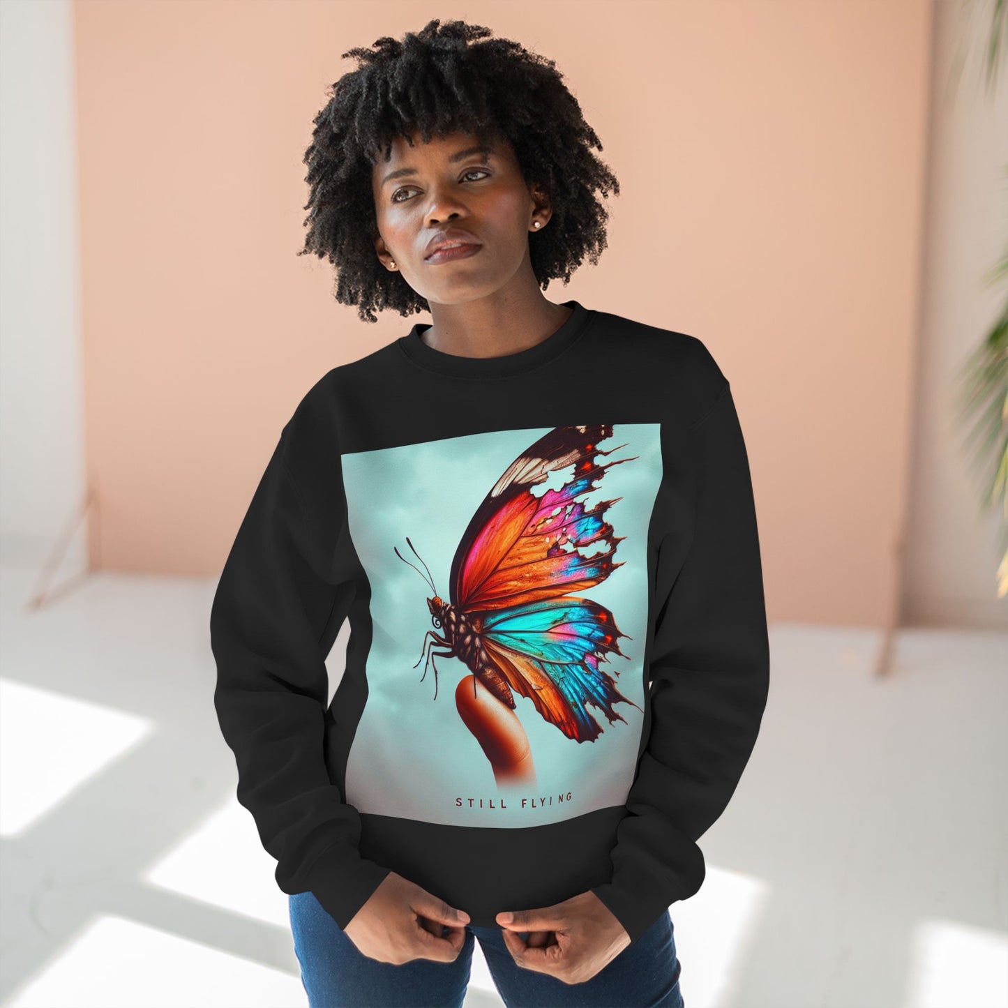 Still Flying Butterfly Unisex Crewneck-trui - inspirerende kuns vir natuurliefhebbers