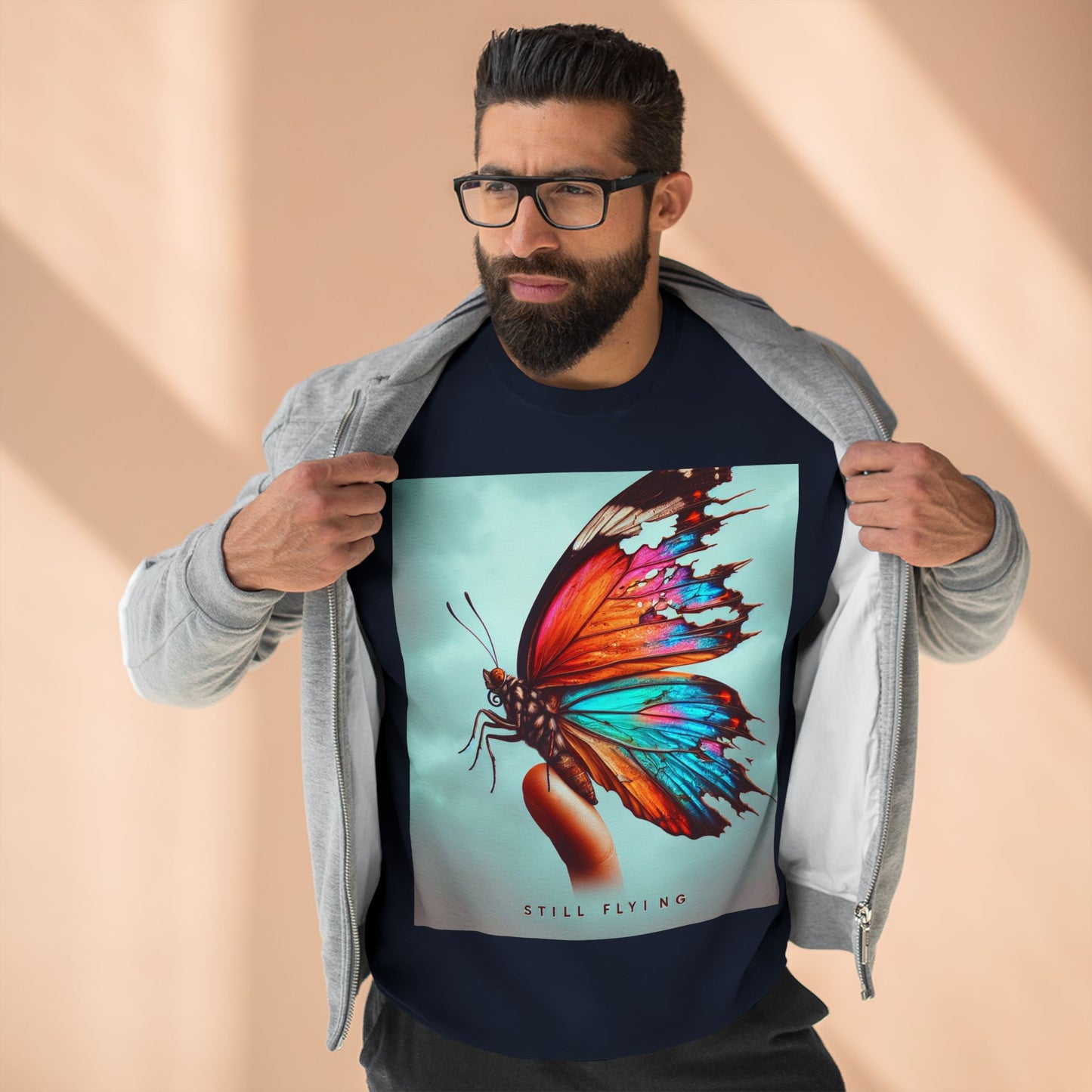 Still Flying Butterfly Unisex Crewneck-trui - inspirerende kuns vir natuurliefhebbers