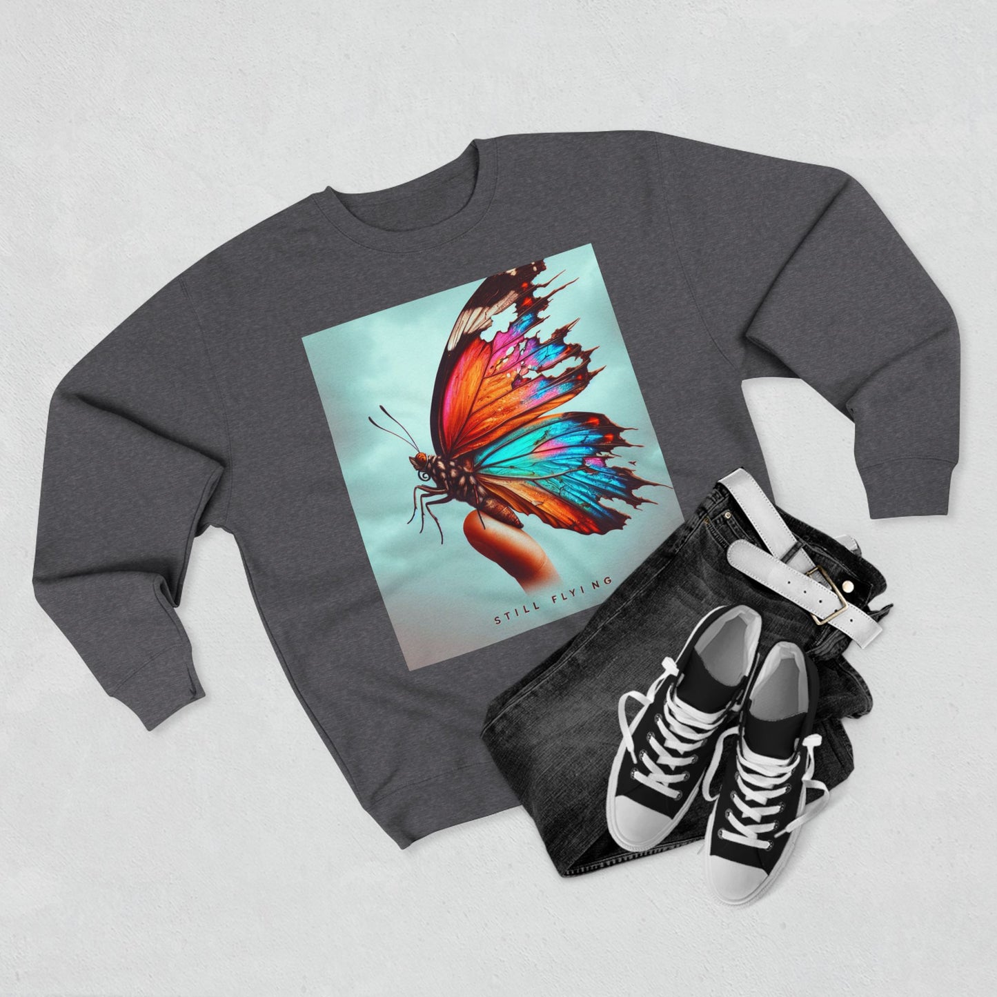 Still Flying Butterfly Unisex Crewneck-trui - inspirerende kuns vir natuurliefhebbers