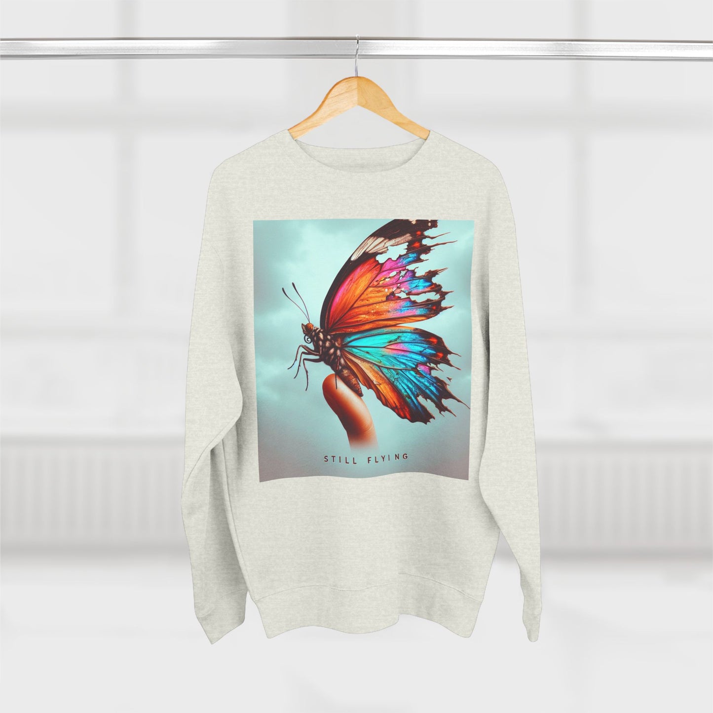 Still Flying Butterfly Unisex Crewneck-trui - inspirerende kuns vir natuurliefhebbers