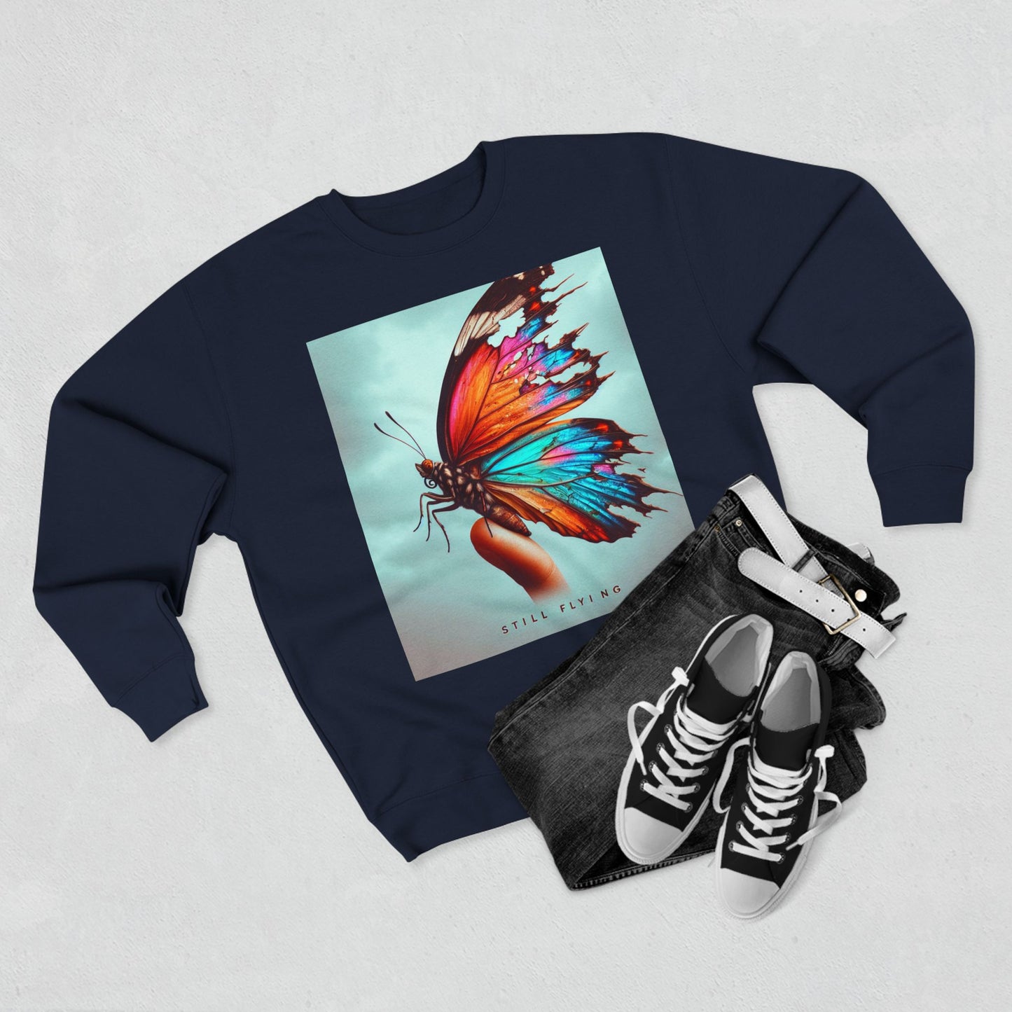 Still Flying Butterfly Unisex Crewneck-trui - inspirerende kuns vir natuurliefhebbers